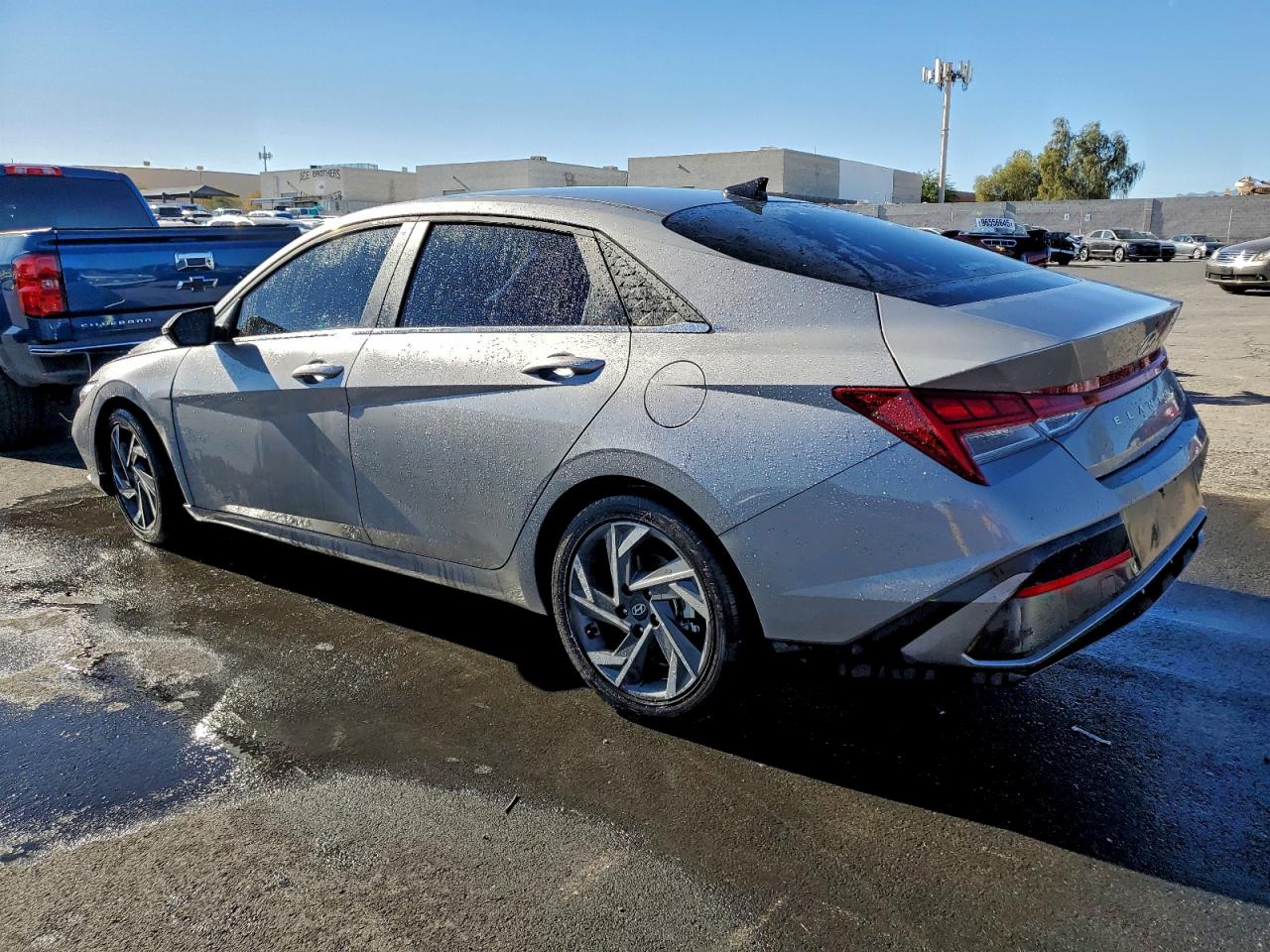 2025 HYUNDAI ELANTRA LIMITED photo 2