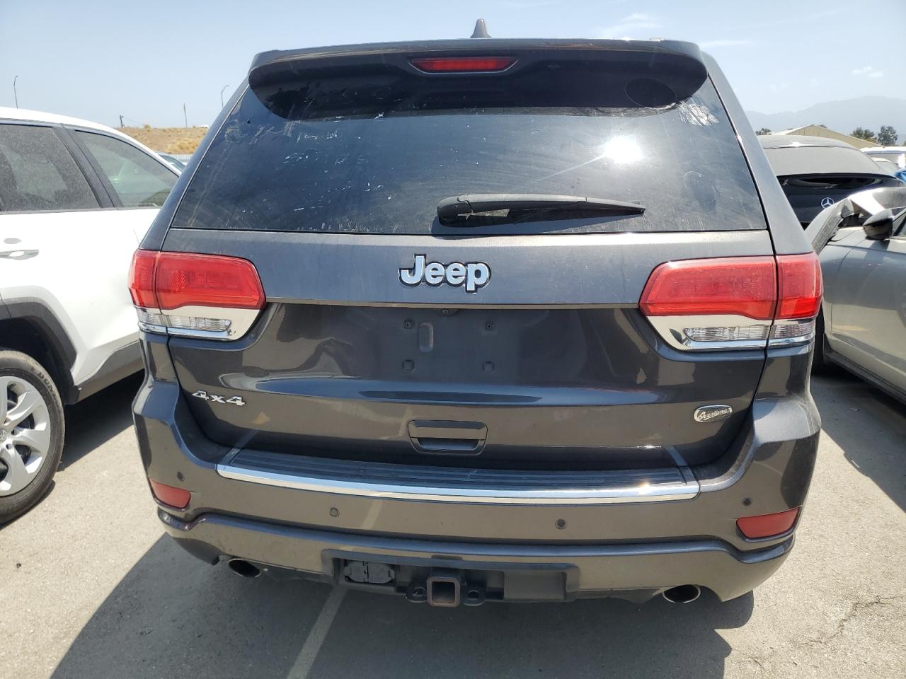 2018 JEEP GRAND CHEROKEE OVERLAND photo 16