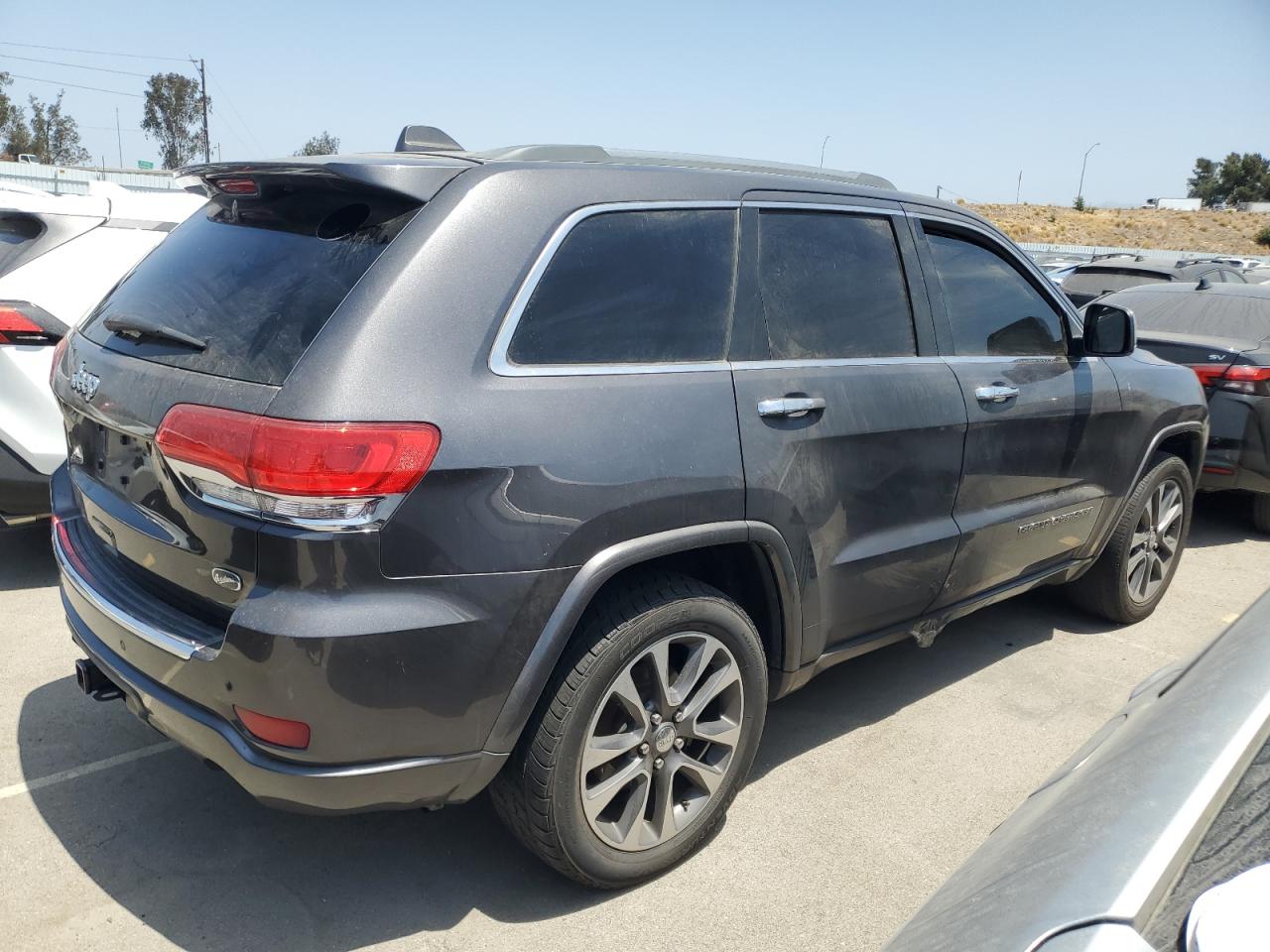 2018 JEEP GRAND CHEROKEE OVERLAND photo 7