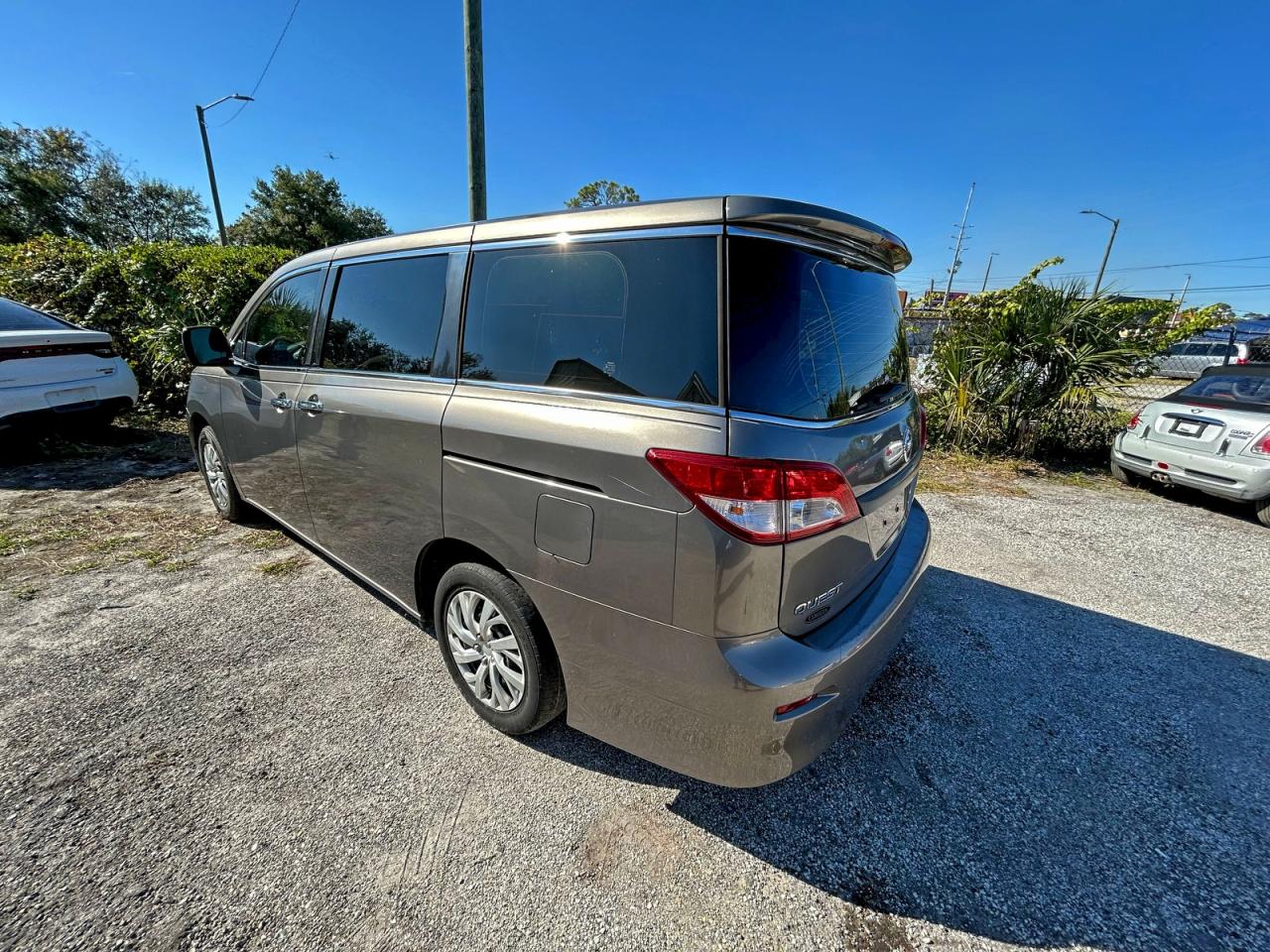2014 NISSAN QUEST S photo 5