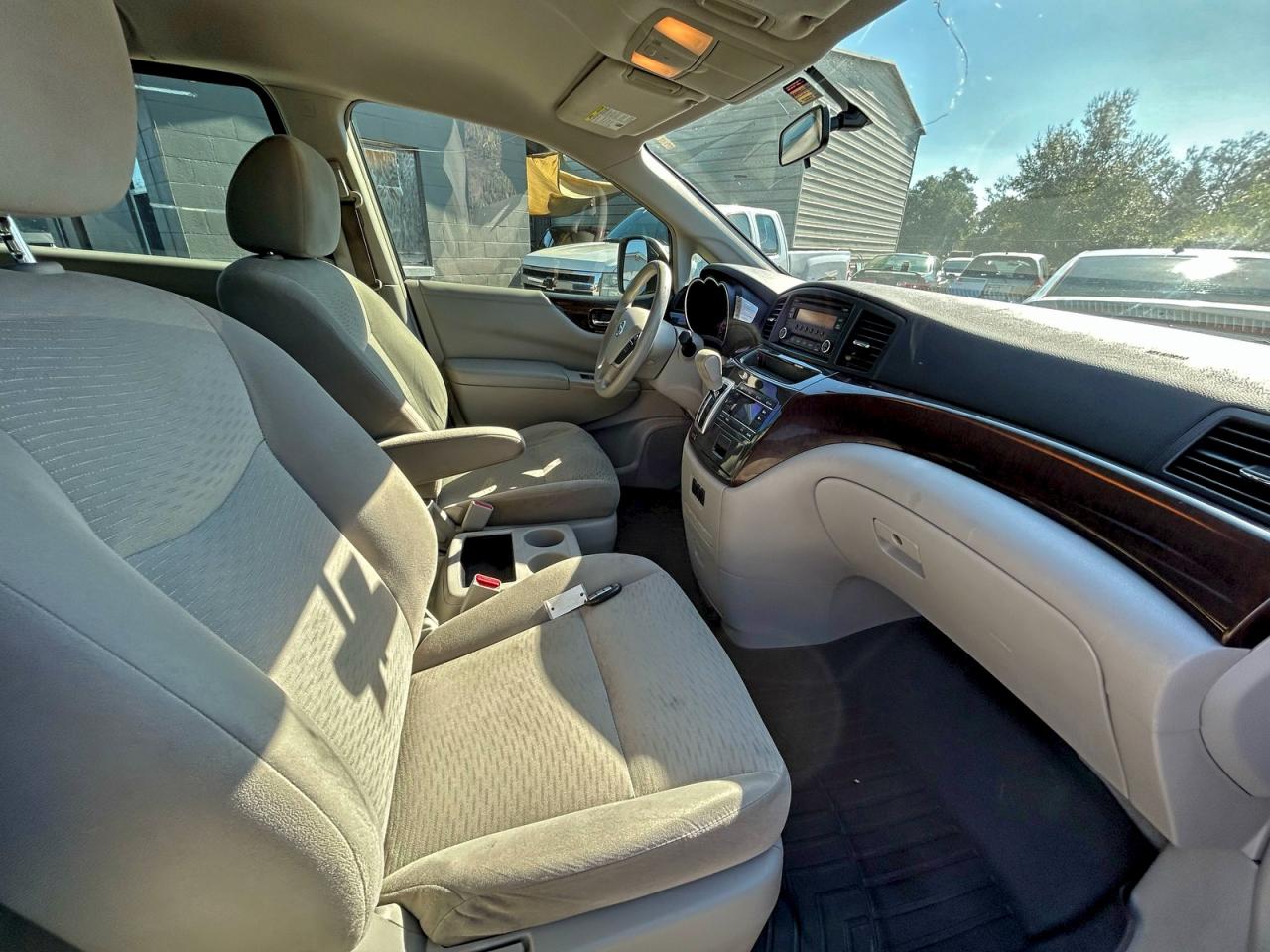 2014 NISSAN QUEST S photo 9