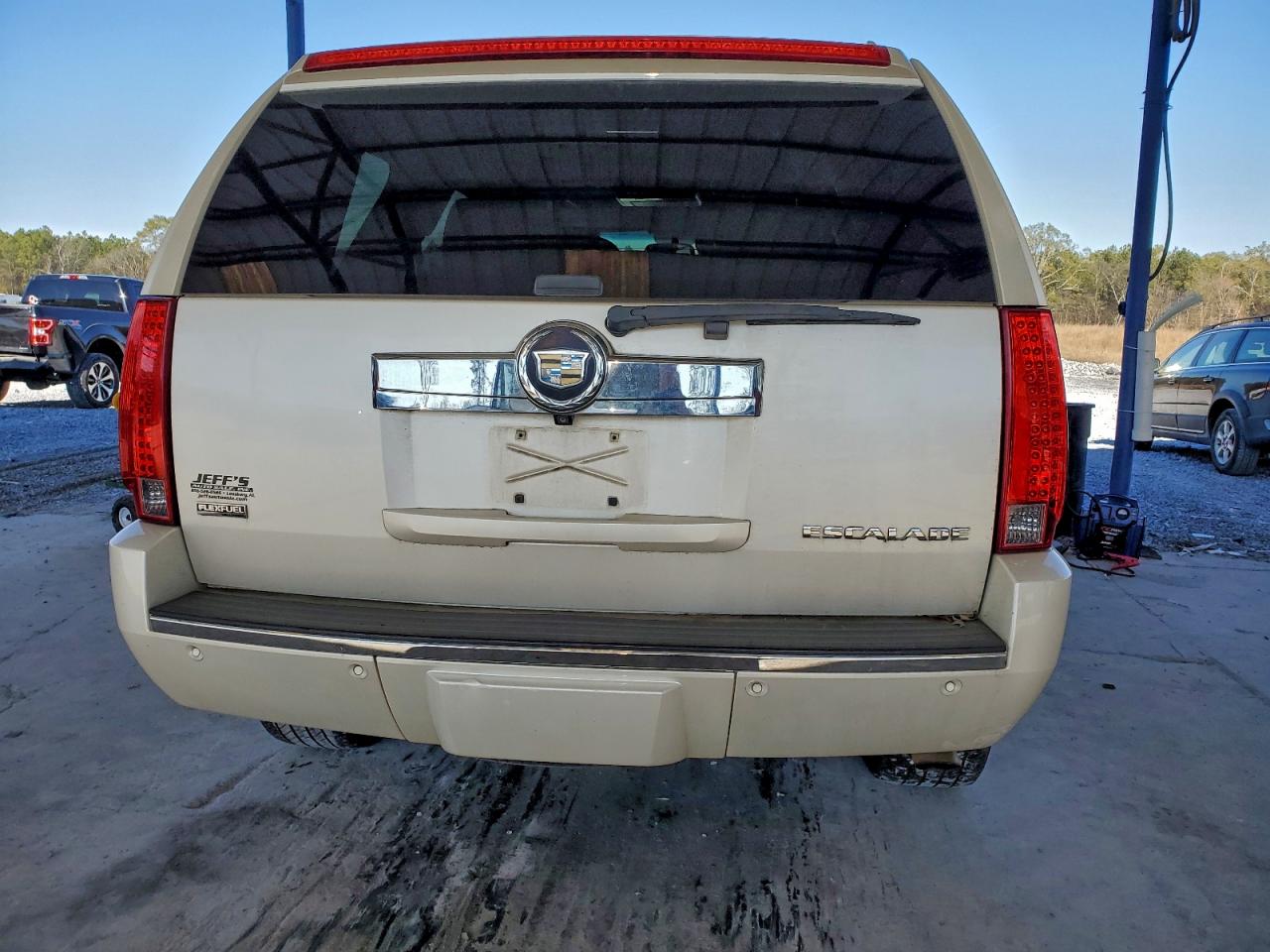 2012 CADILLAC ESCALADE LUXURY photo 11
