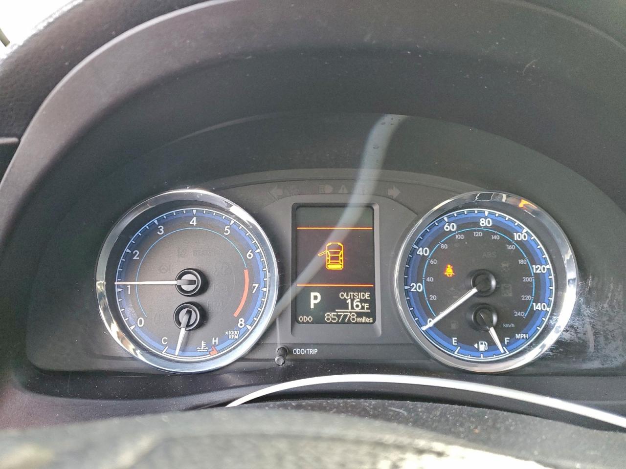 2018 TOYOTA COROLLA L photo 17