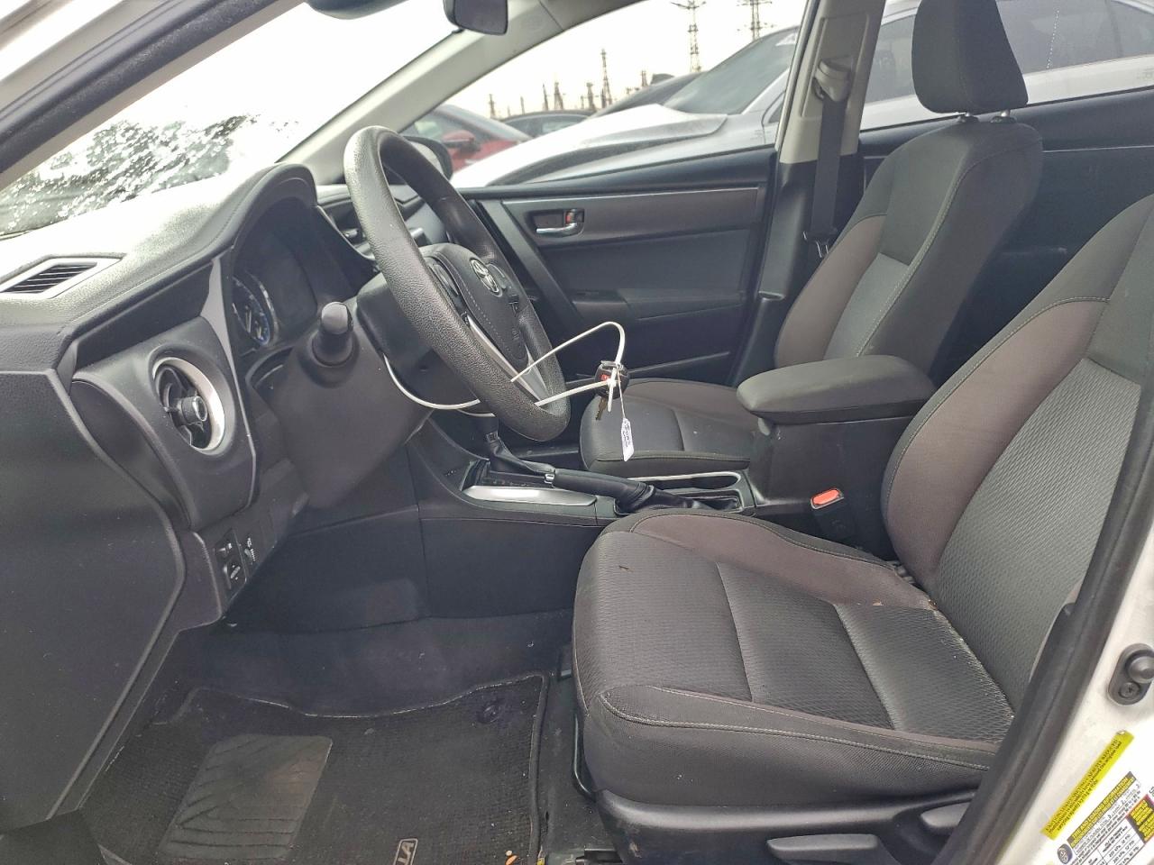 2018 TOYOTA COROLLA L photo 13