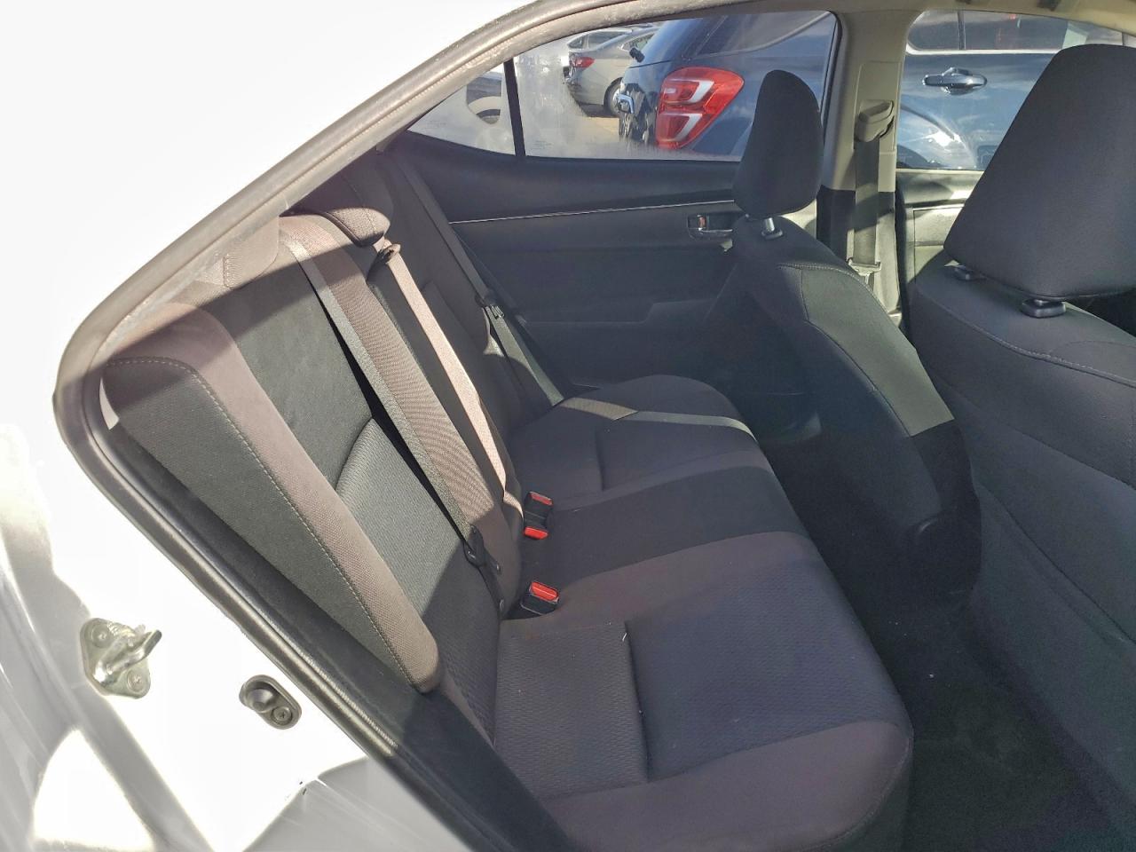 2018 TOYOTA COROLLA L photo 19
