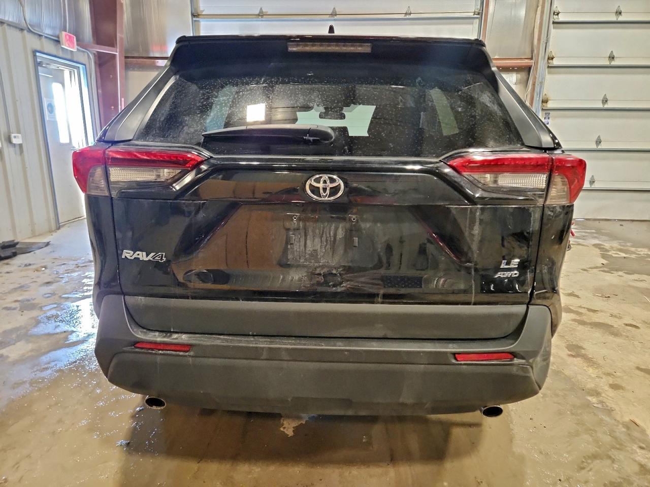 2021 TOYOTA RAV4 LE photo 6