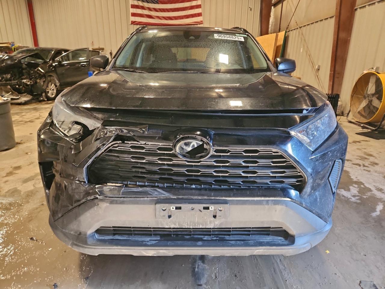 2021 TOYOTA RAV4 LE photo 5