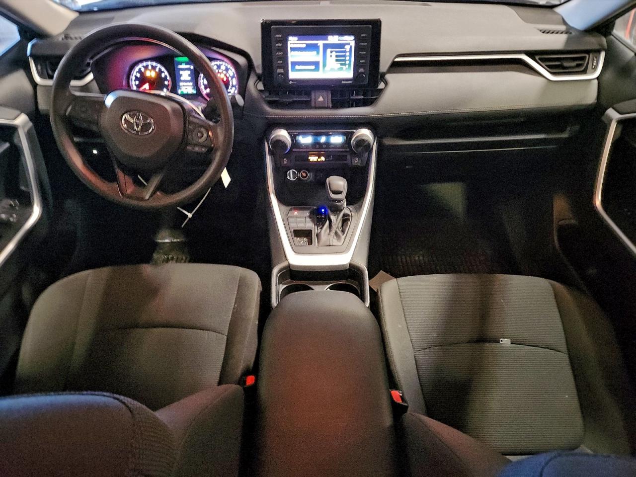 2021 TOYOTA RAV4 LE photo 8