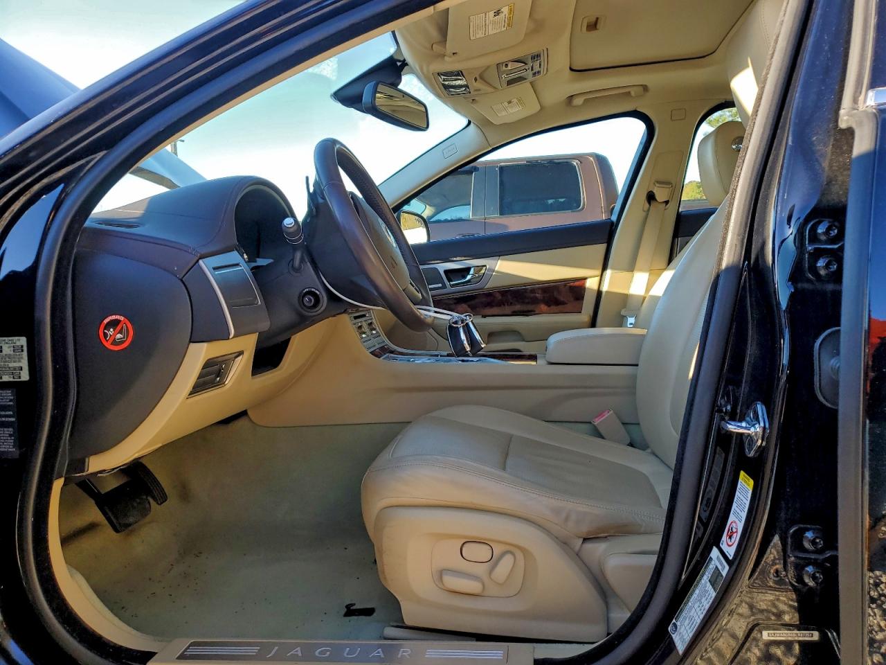 2011 JAGUAR XF PREMIUM photo 19