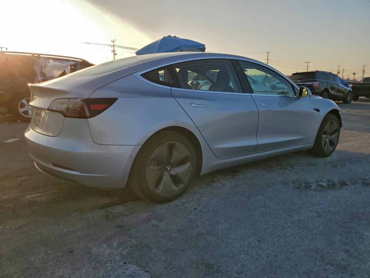 2018 TESLA MODEL 3 photo 7