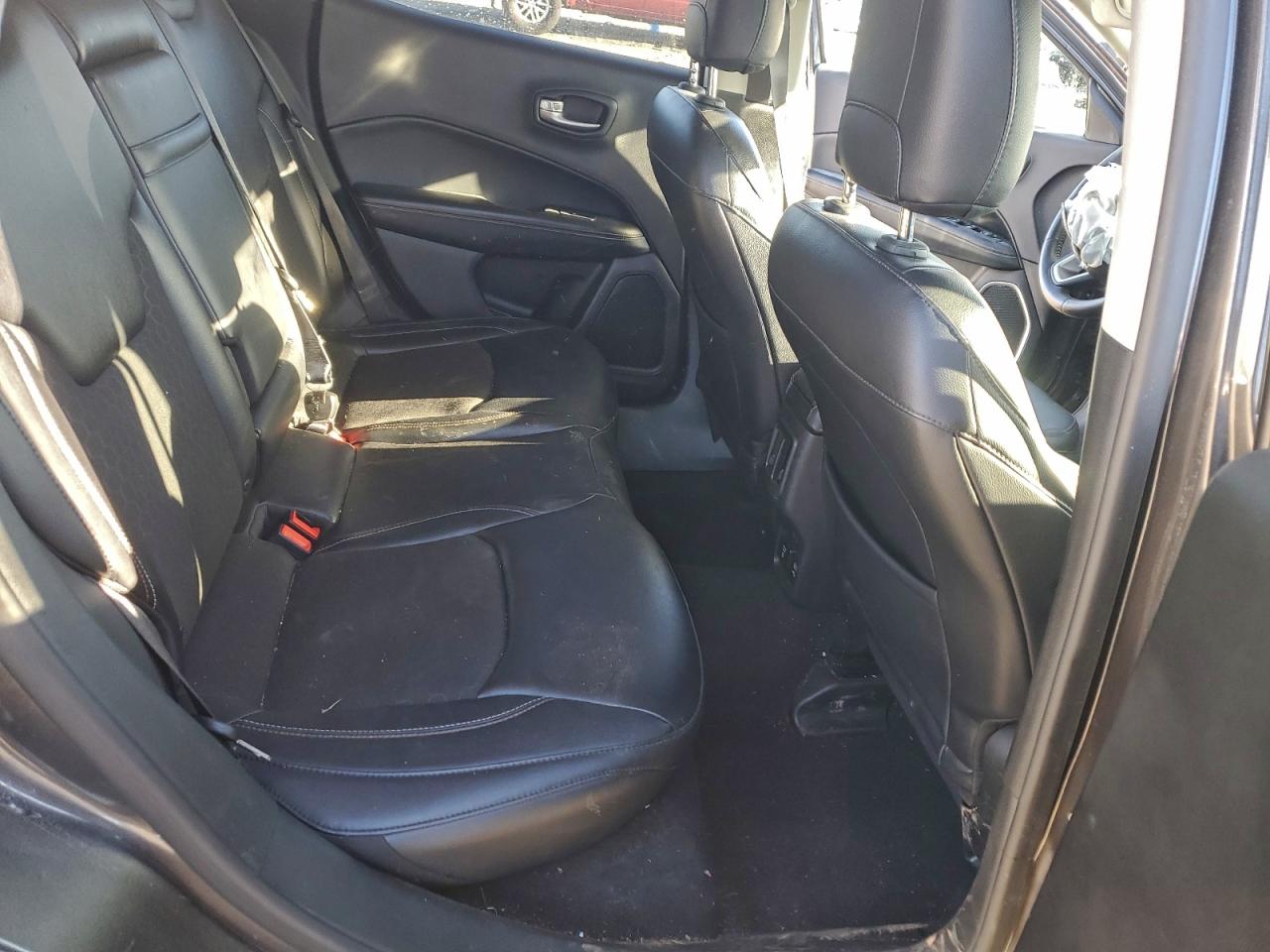 2017 JEEP COMPASS LATITUDE photo 28