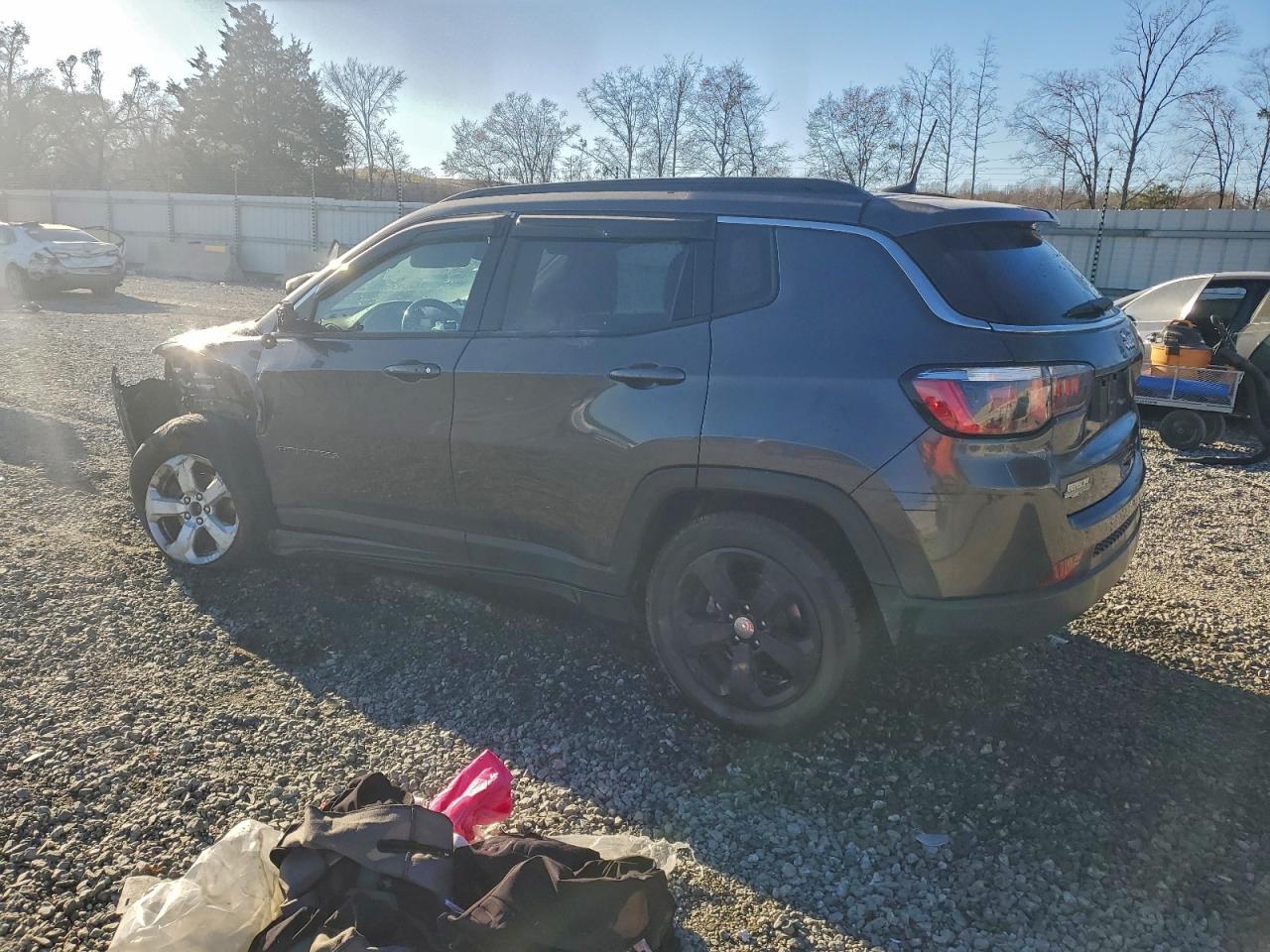 2017 JEEP COMPASS LATITUDE photo 4