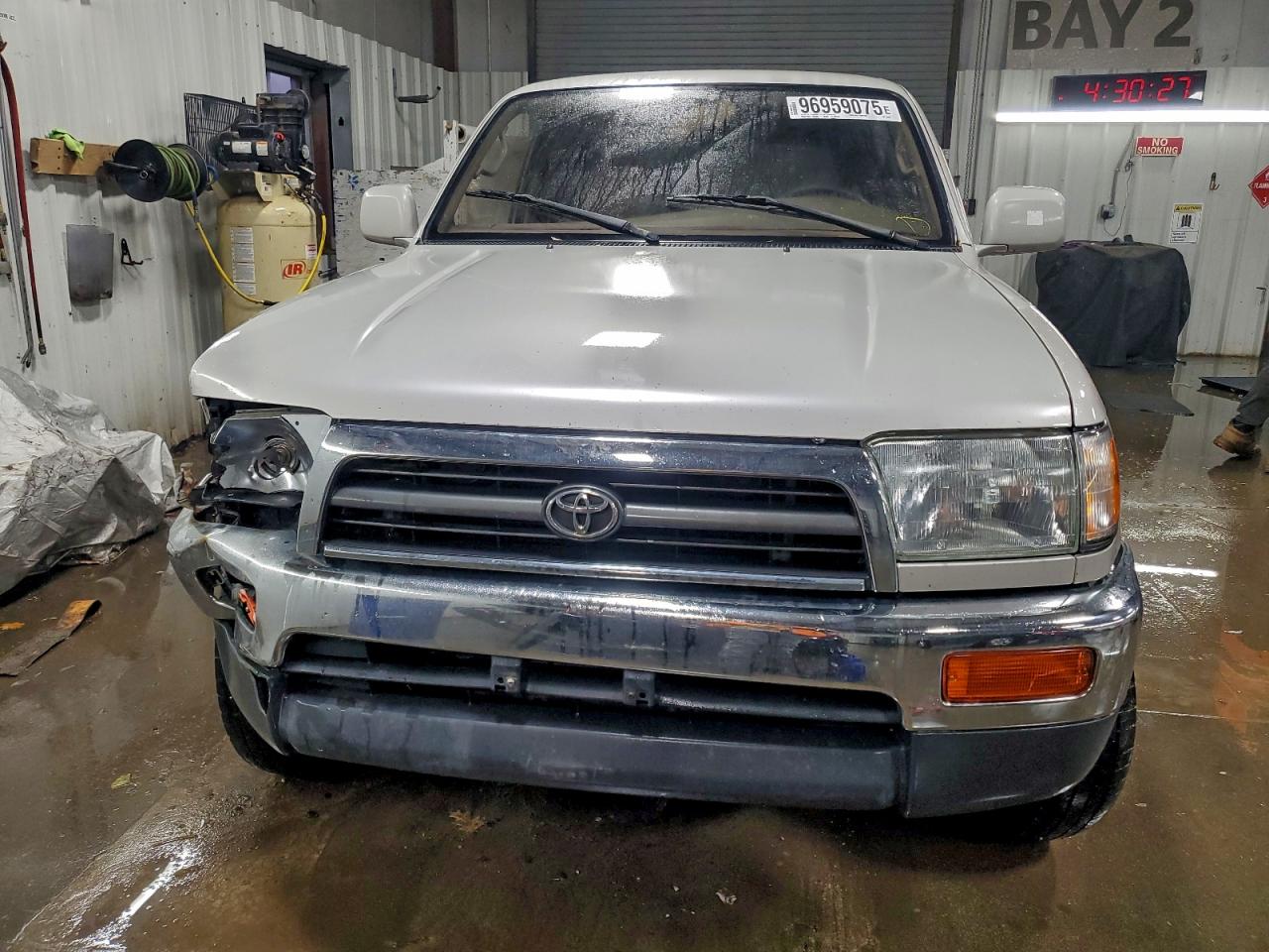 1998 TOYOTA 4RUNNER SR5 photo 5
