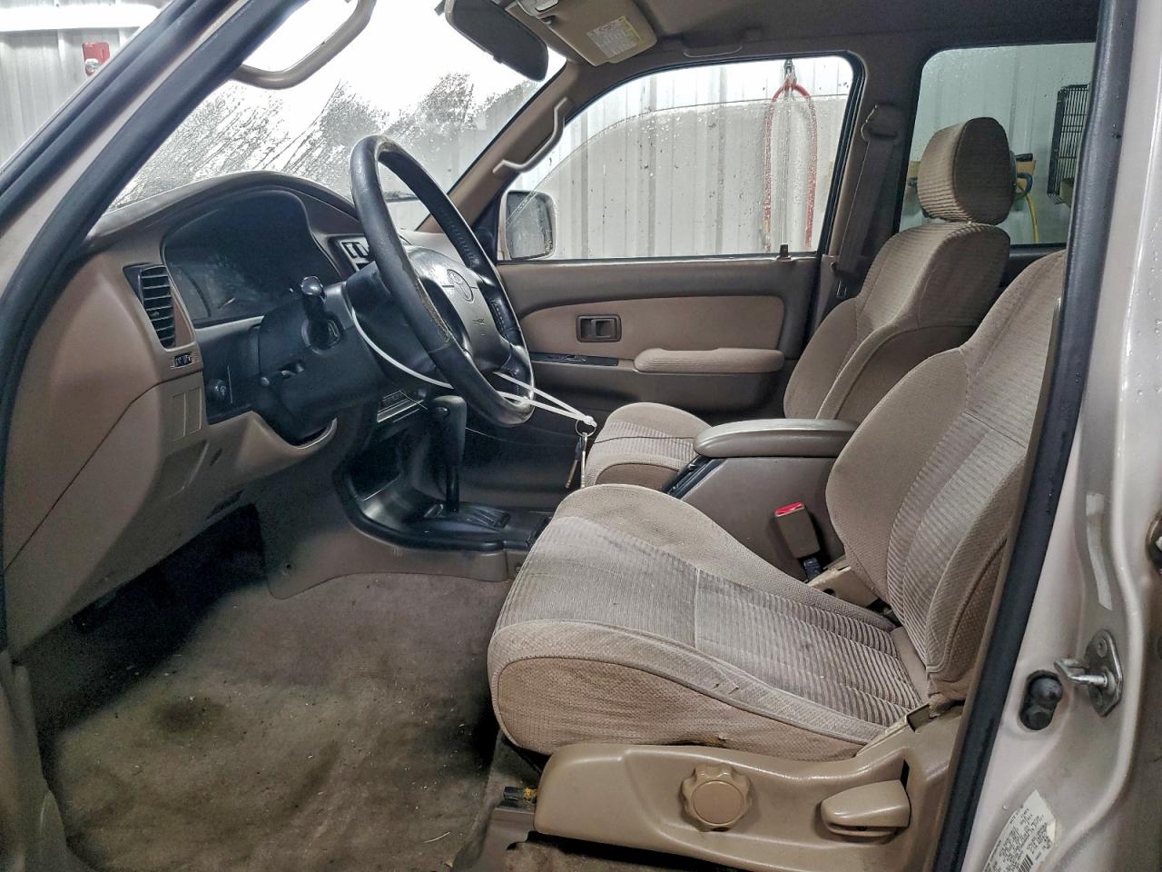 1998 TOYOTA 4RUNNER SR5 photo 7