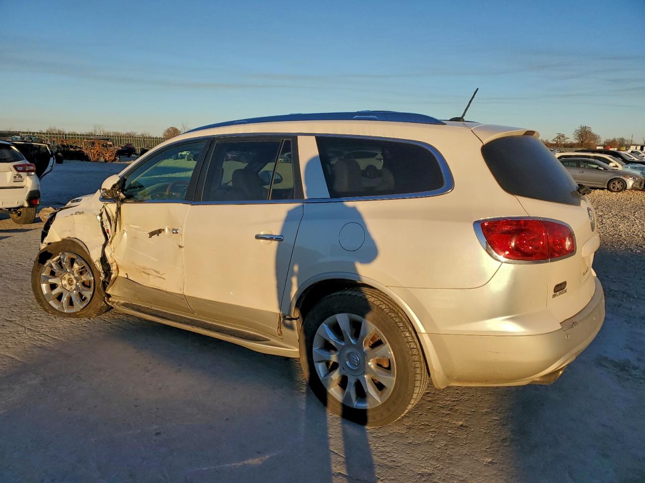 2011 BUICK ENCLAVE CXL photo 2