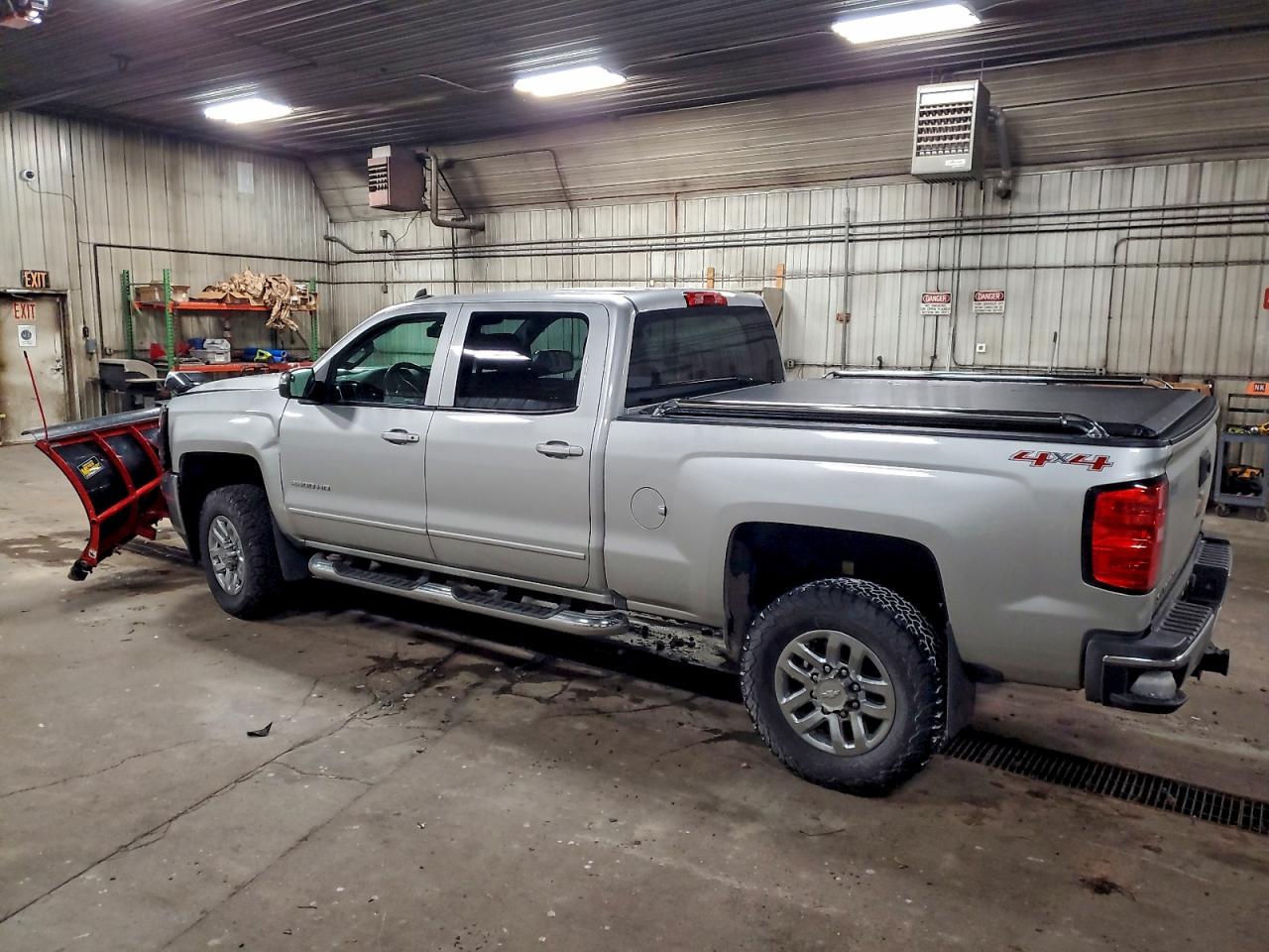 2017 CHEVROLET SILVERADO K2500 HEAVY DUTY LT photo 2