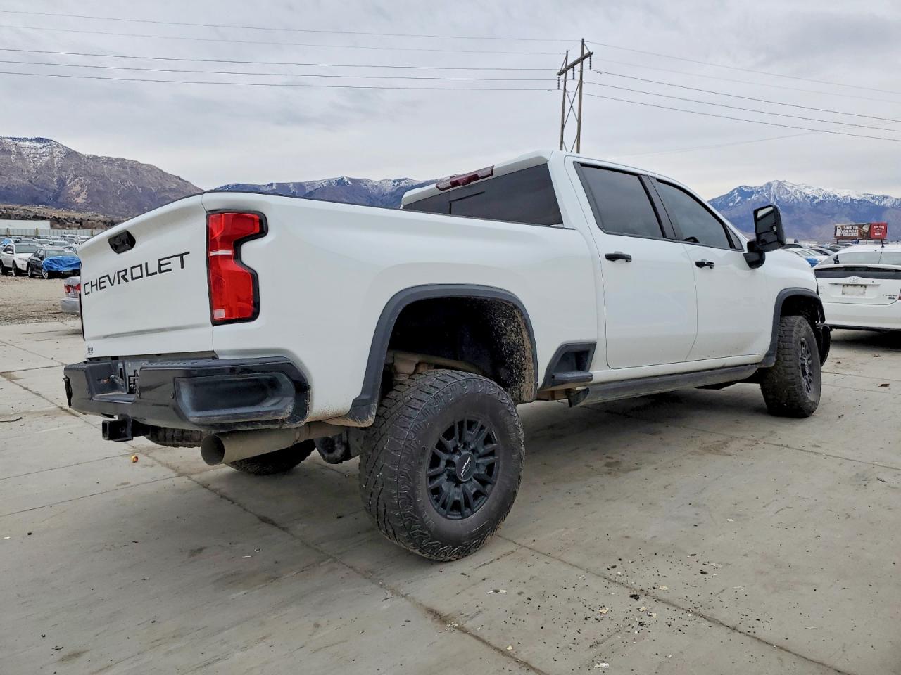 2024 CHEVROLET SILVERADO K2500 ZR2 photo 3