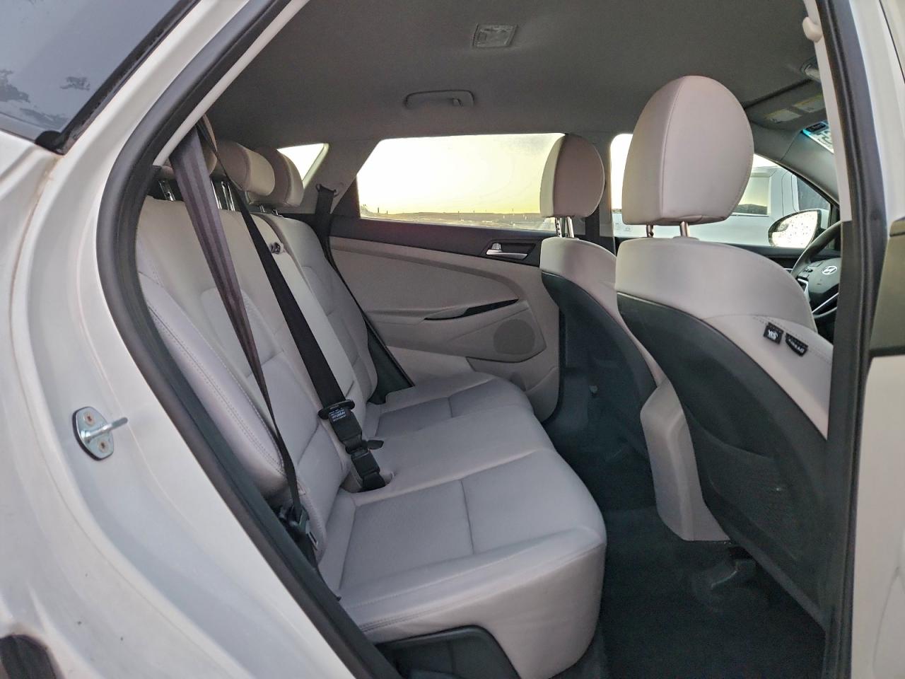 2020 HYUNDAI TUCSON SE photo 21