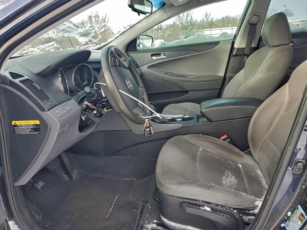 2014 HYUNDAI SONATA GLS photo 13