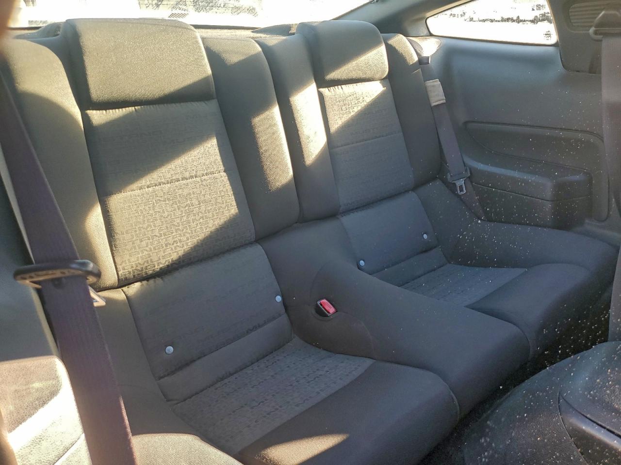 2006 FORD MUSTANG photo 28