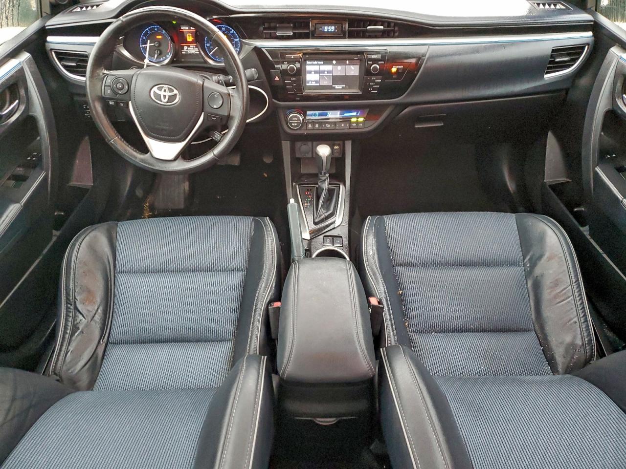 2015 TOYOTA COROLLA L photo 15