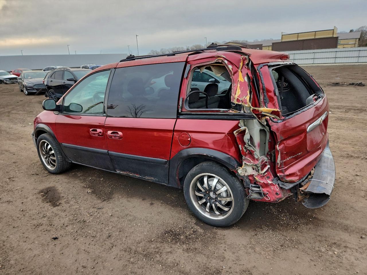 2005 CHRYSLER TOWN & COUNTRY photo 3