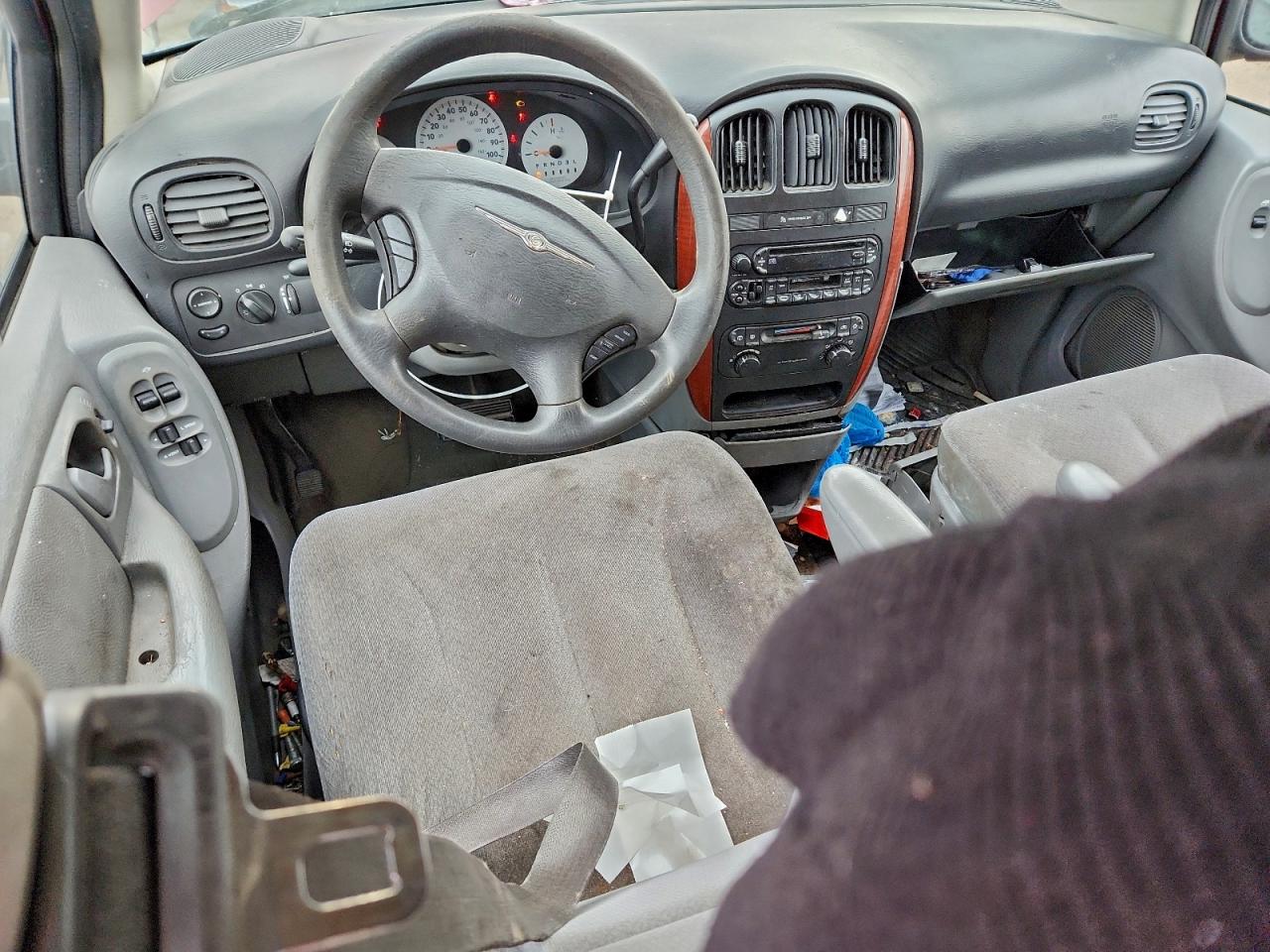 2005 CHRYSLER TOWN & COUNTRY photo 15