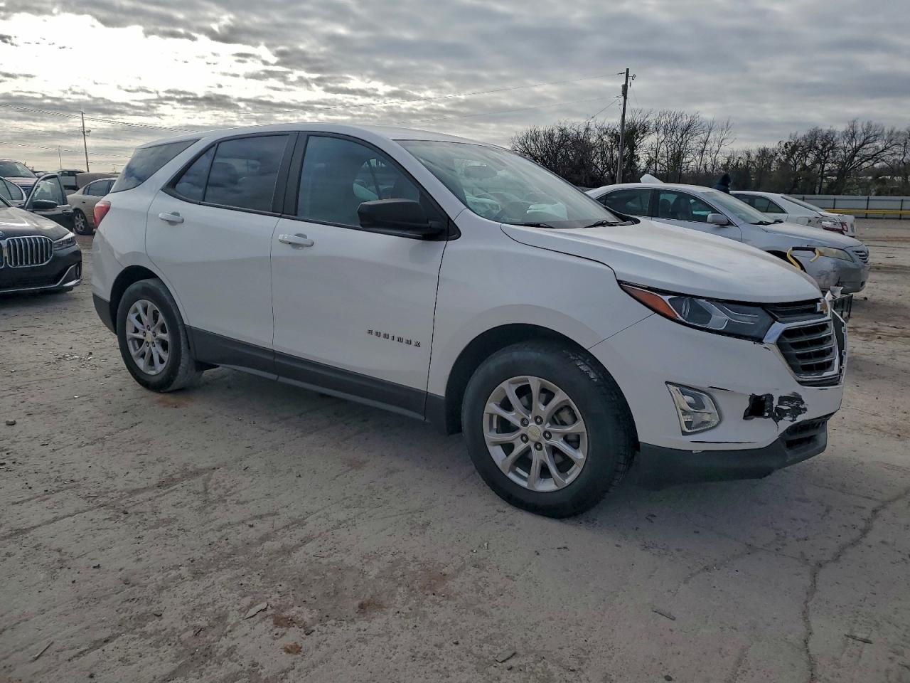 2021 CHEVROLET EQUINOX LS photo 4