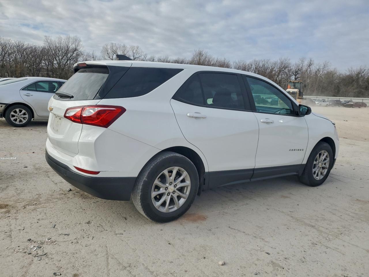 2021 CHEVROLET EQUINOX LS photo 3