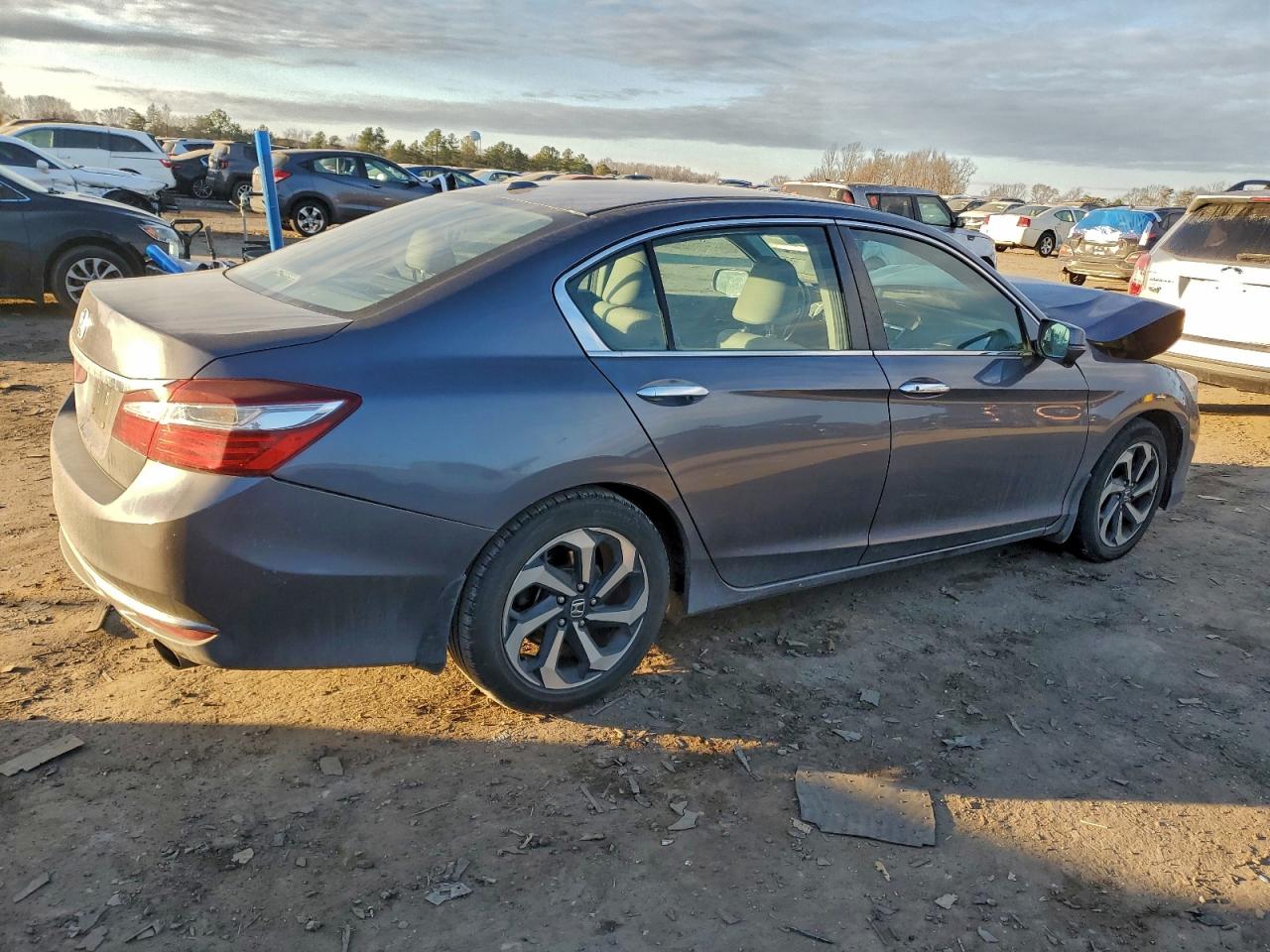 2017 HONDA ACCORD EXL photo 3