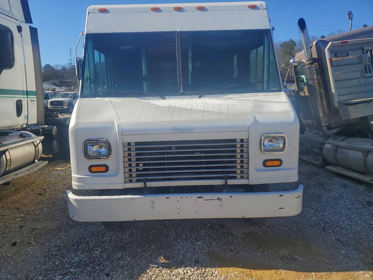 2009 FORD E450 DELIVERY TRUCK photo 13