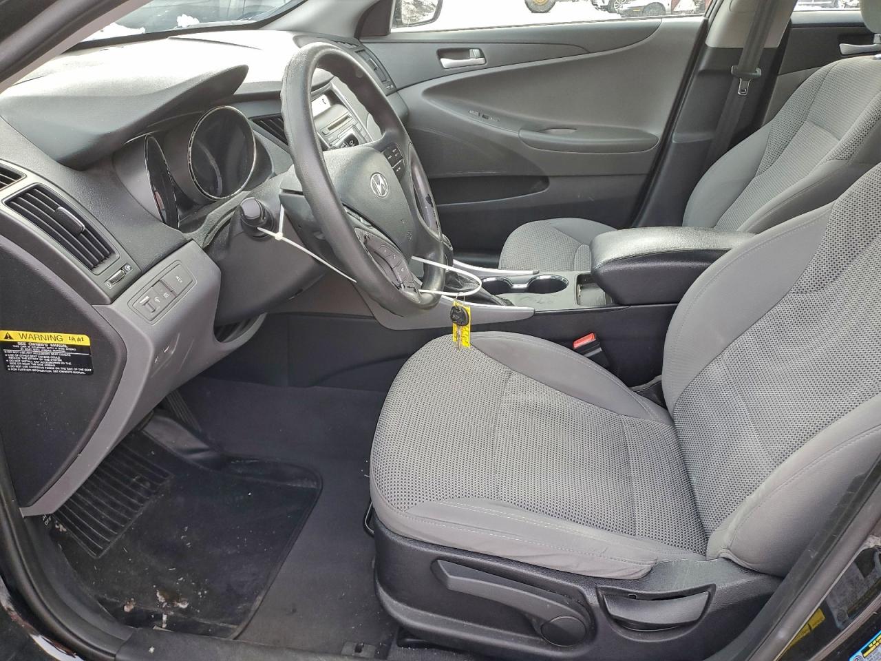 2013 HYUNDAI SONATA GLS photo 13
