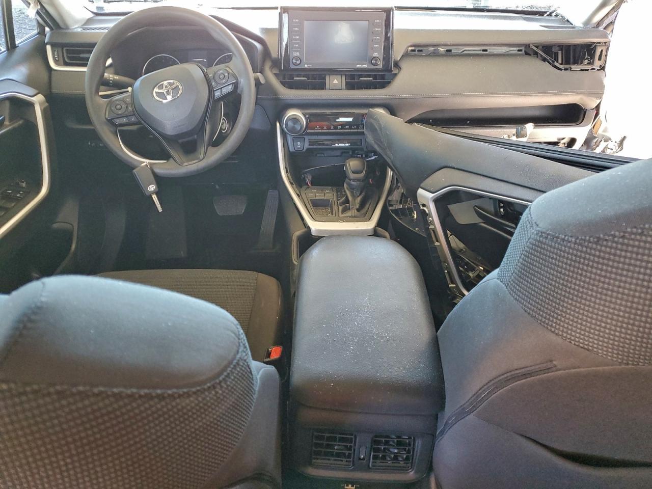 2022 TOYOTA RAV4 LE photo 15