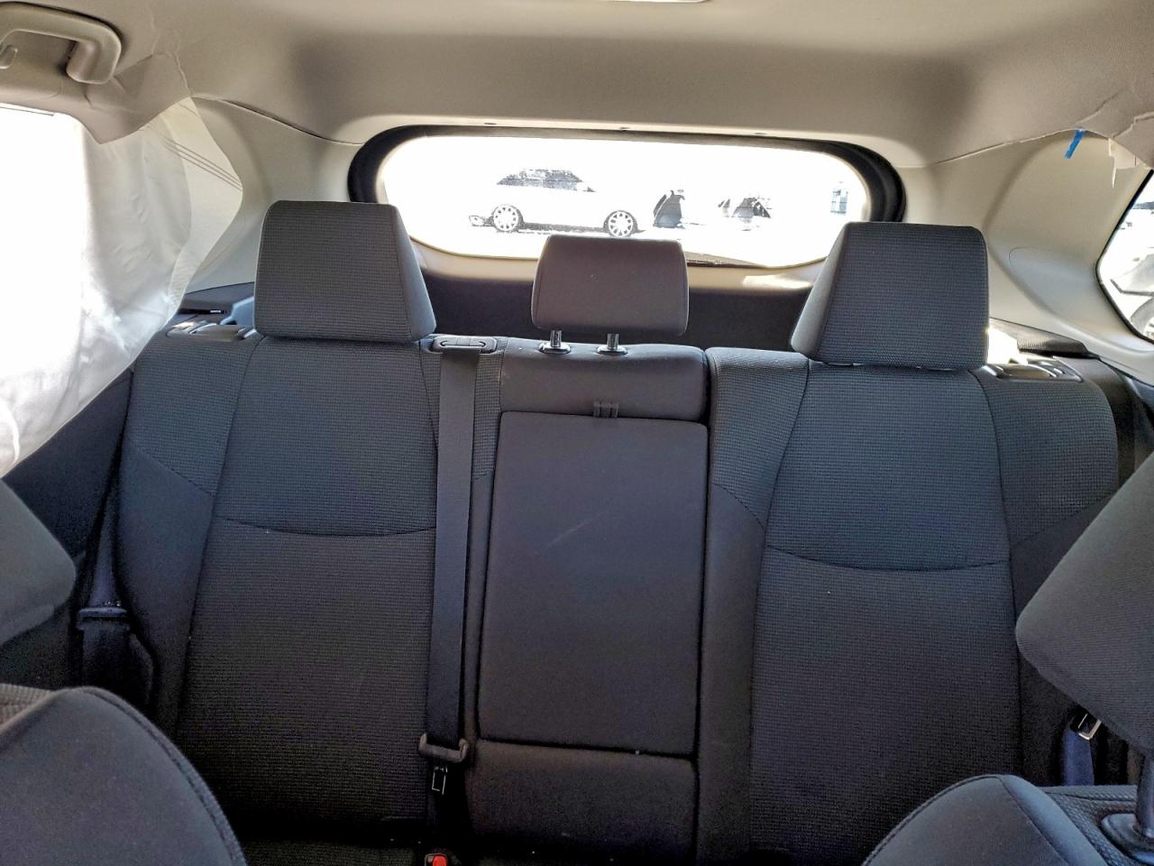 2022 TOYOTA RAV4 LE photo 19