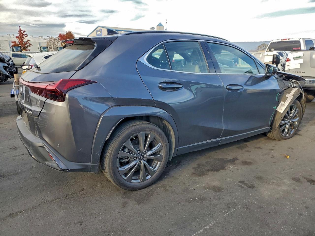 2023 LEXUS UX 250H BASE photo 5
