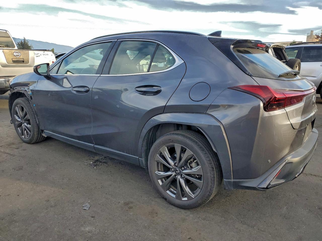 2023 LEXUS UX 250H BASE photo 3