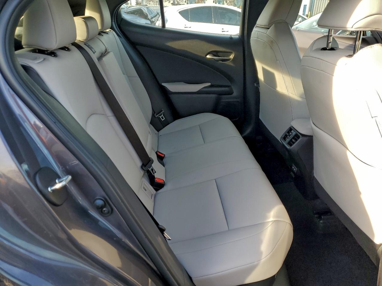 2023 LEXUS UX 250H BASE photo 21