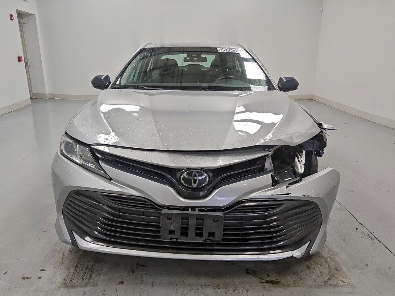 2020 TOYOTA CAMRY LE photo 5