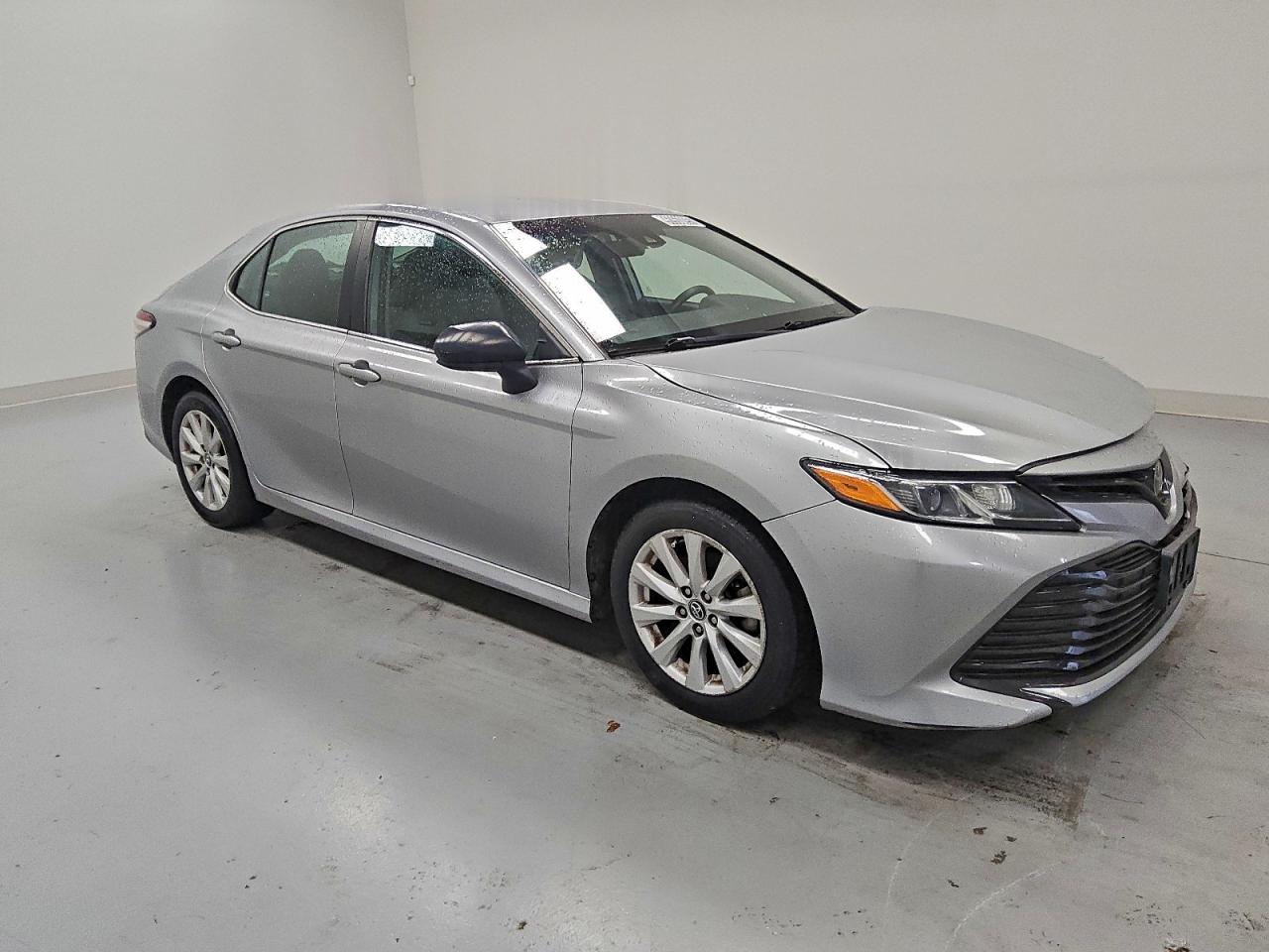 2020 TOYOTA CAMRY LE photo 4