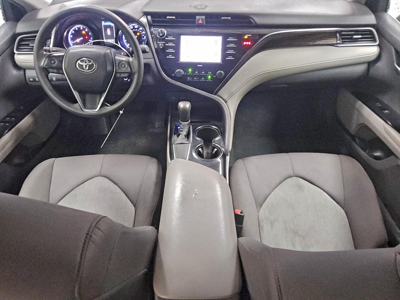2020 TOYOTA CAMRY LE photo 8