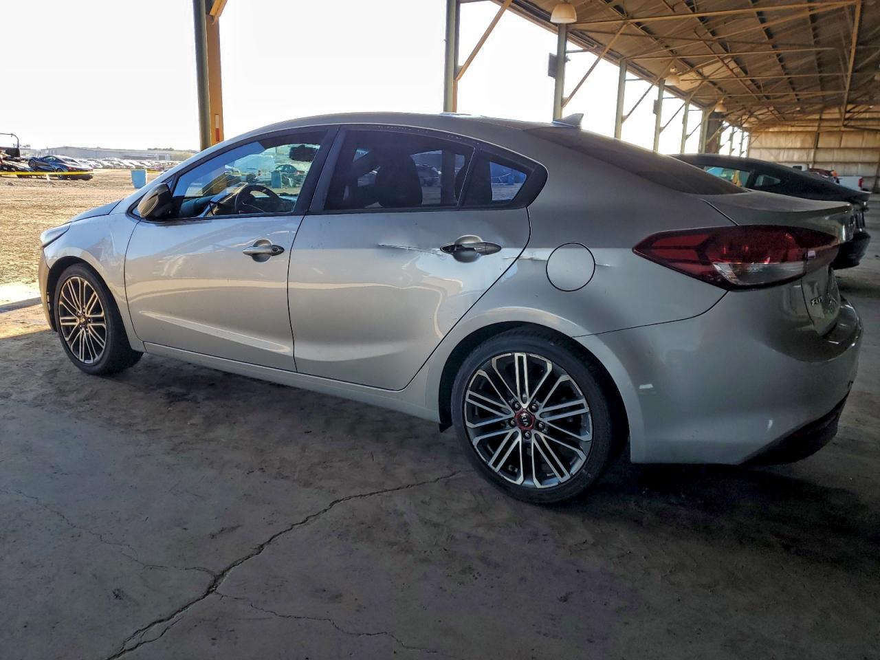 2017 KIA FORTE LX photo 3