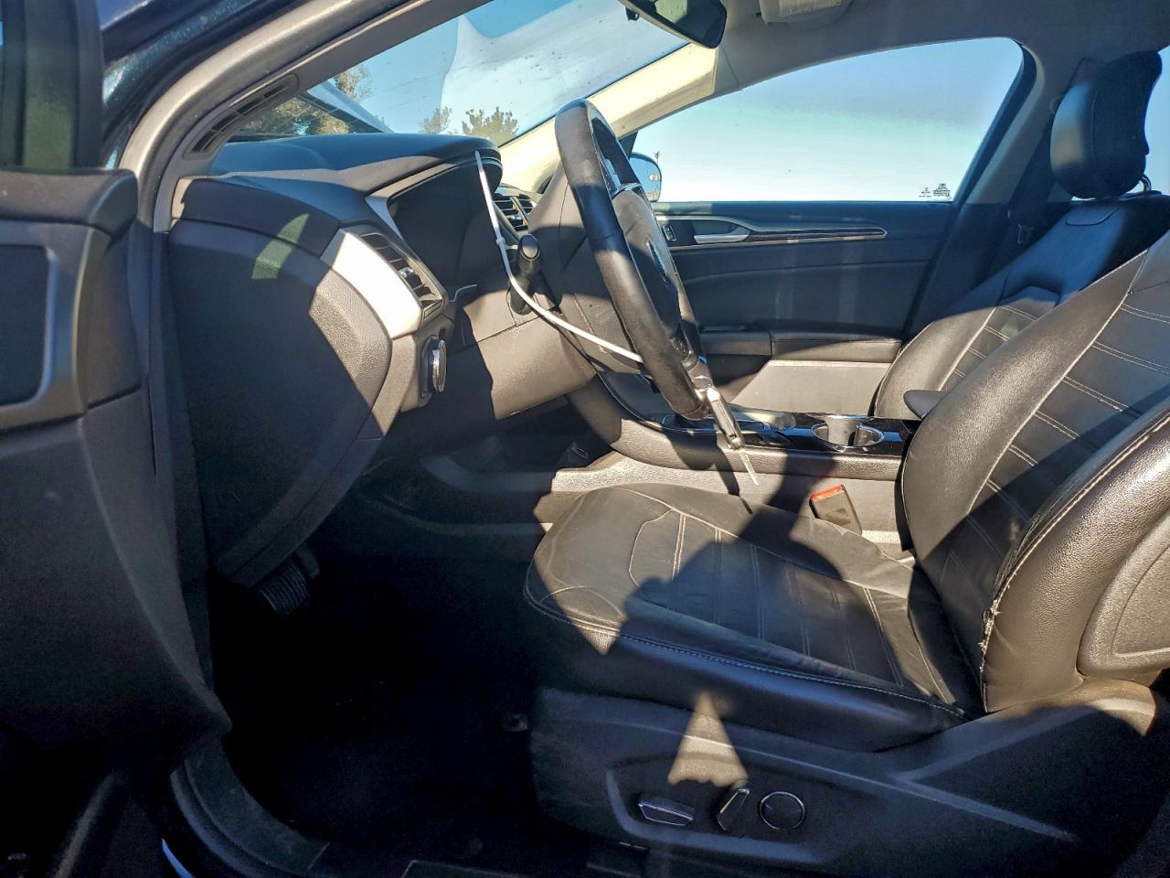 2014 FORD FUSION SE photo 13