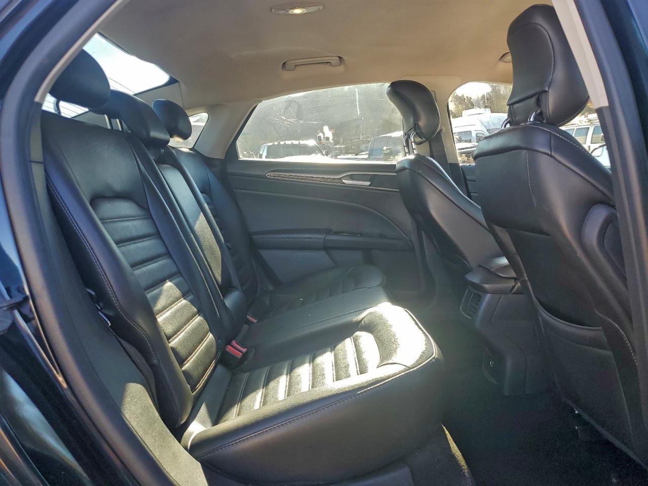 2014 FORD FUSION SE photo 19
