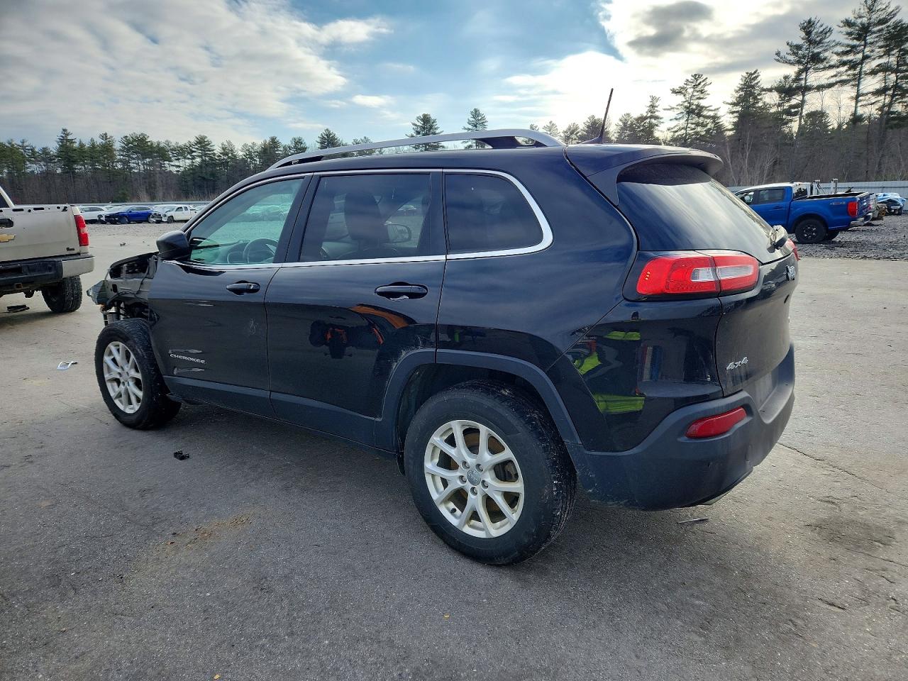 2017 JEEP CHEROKEE LATITUDE photo 2
