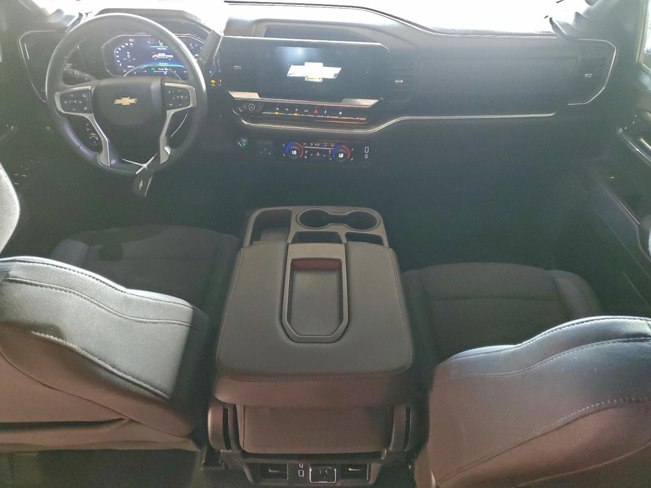 2024 CHEVROLET SILVERADO C1500 LT photo 22