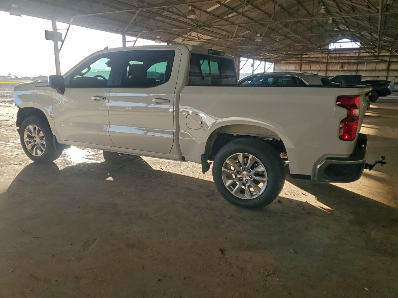 2024 CHEVROLET SILVERADO C1500 LT photo 4