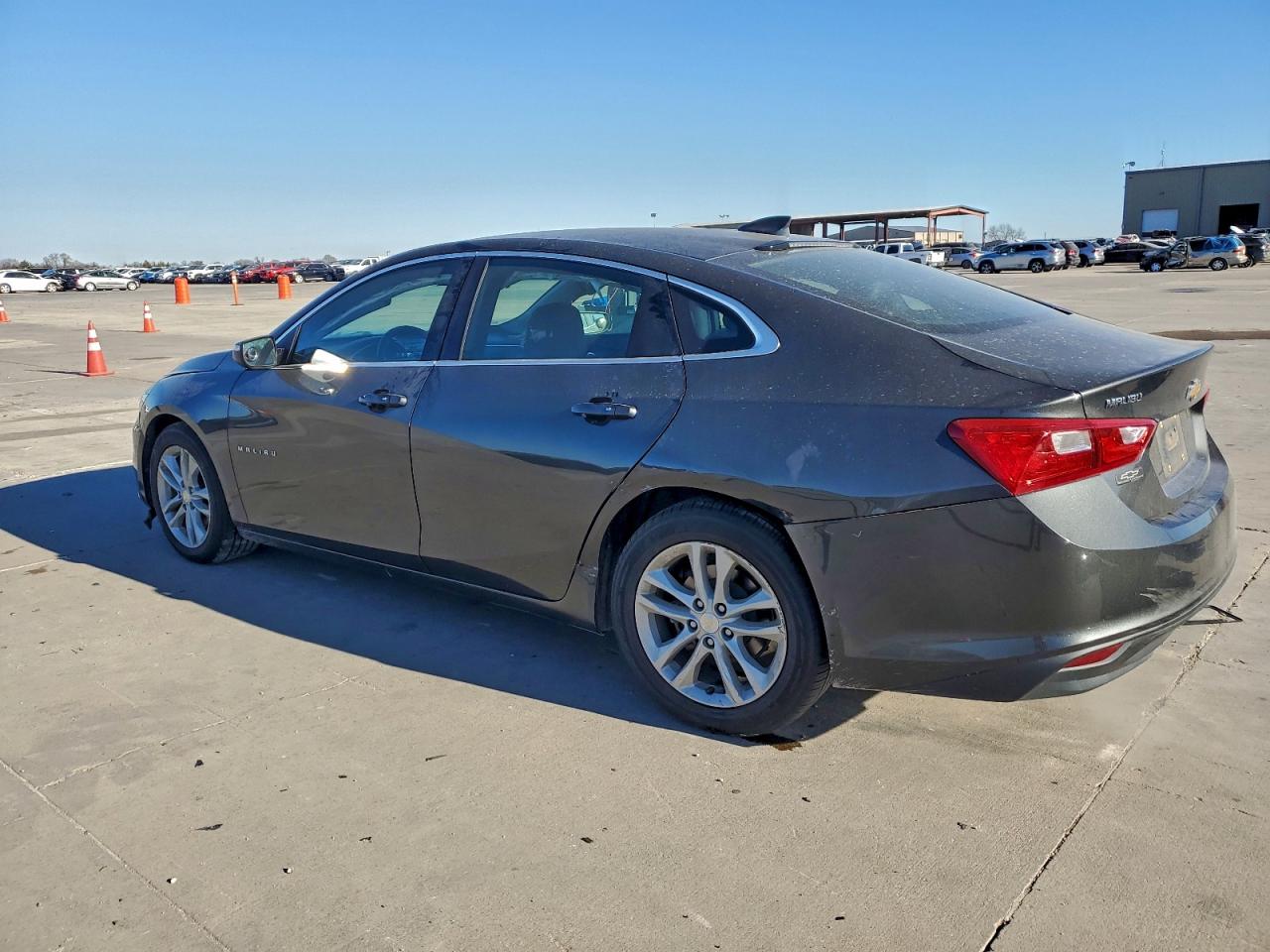2016 CHEVROLET MALIBU LT photo 4