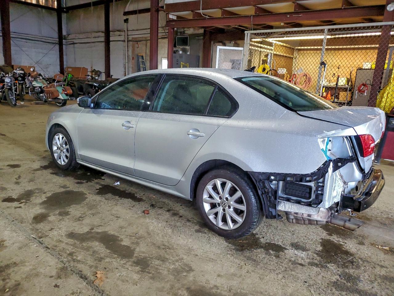 2012 VOLKSWAGEN JETTA SE photo 2