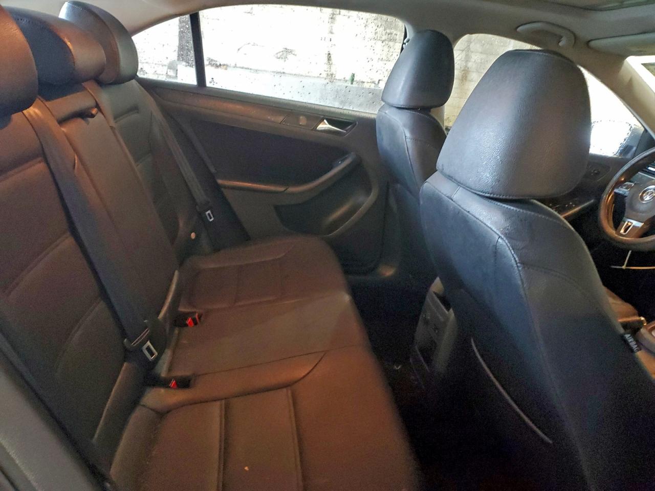 2012 VOLKSWAGEN JETTA SE photo 10