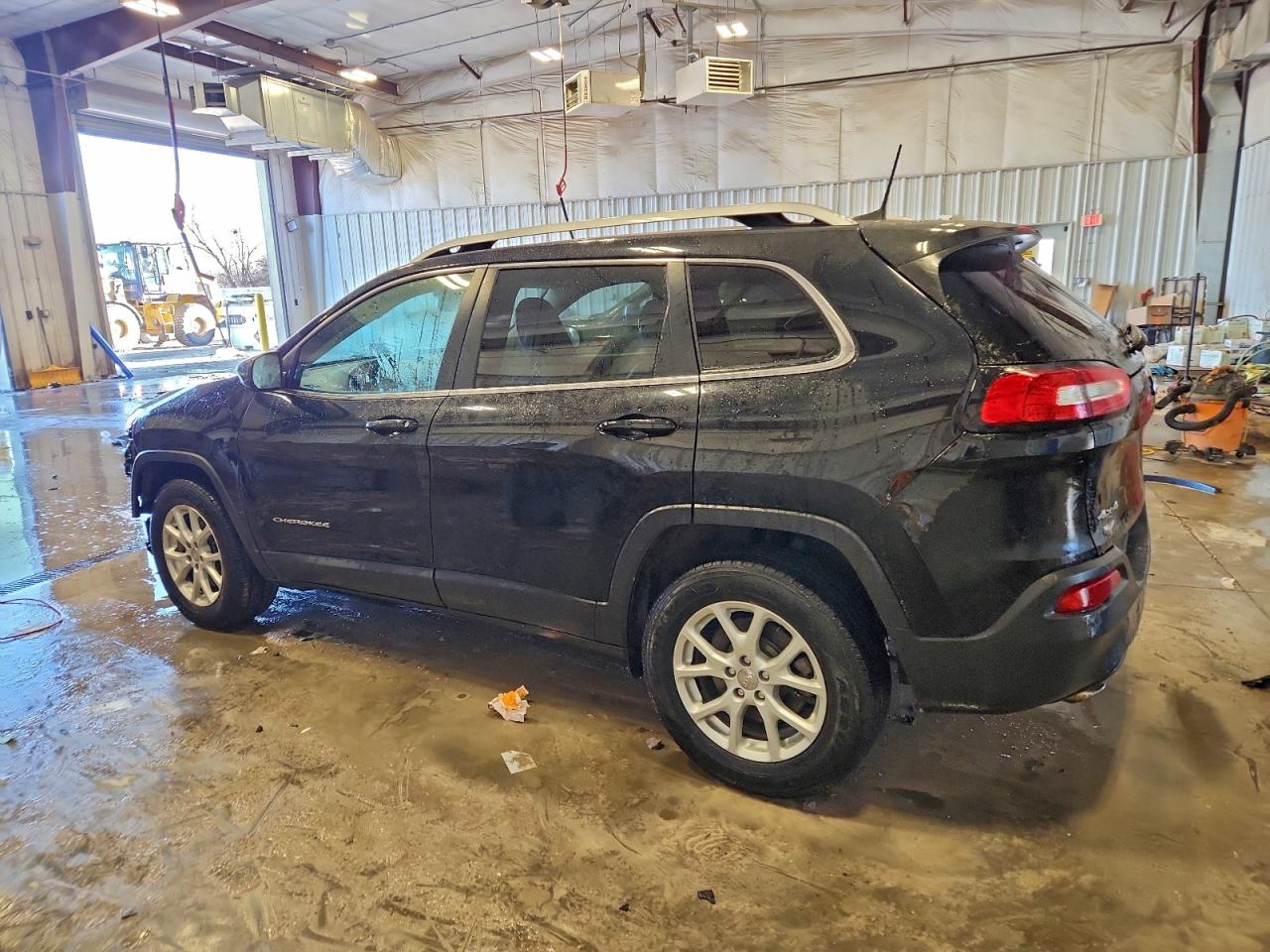 2017 JEEP CHEROKEE LATITUDE photo 2